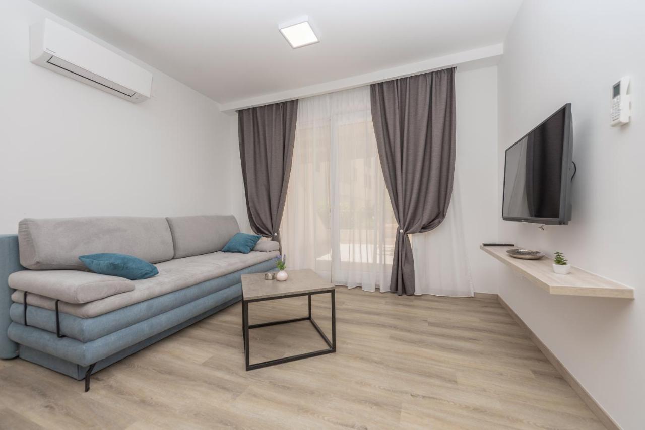 Apartments By The Sea Makarska - 19134 Exterior photo