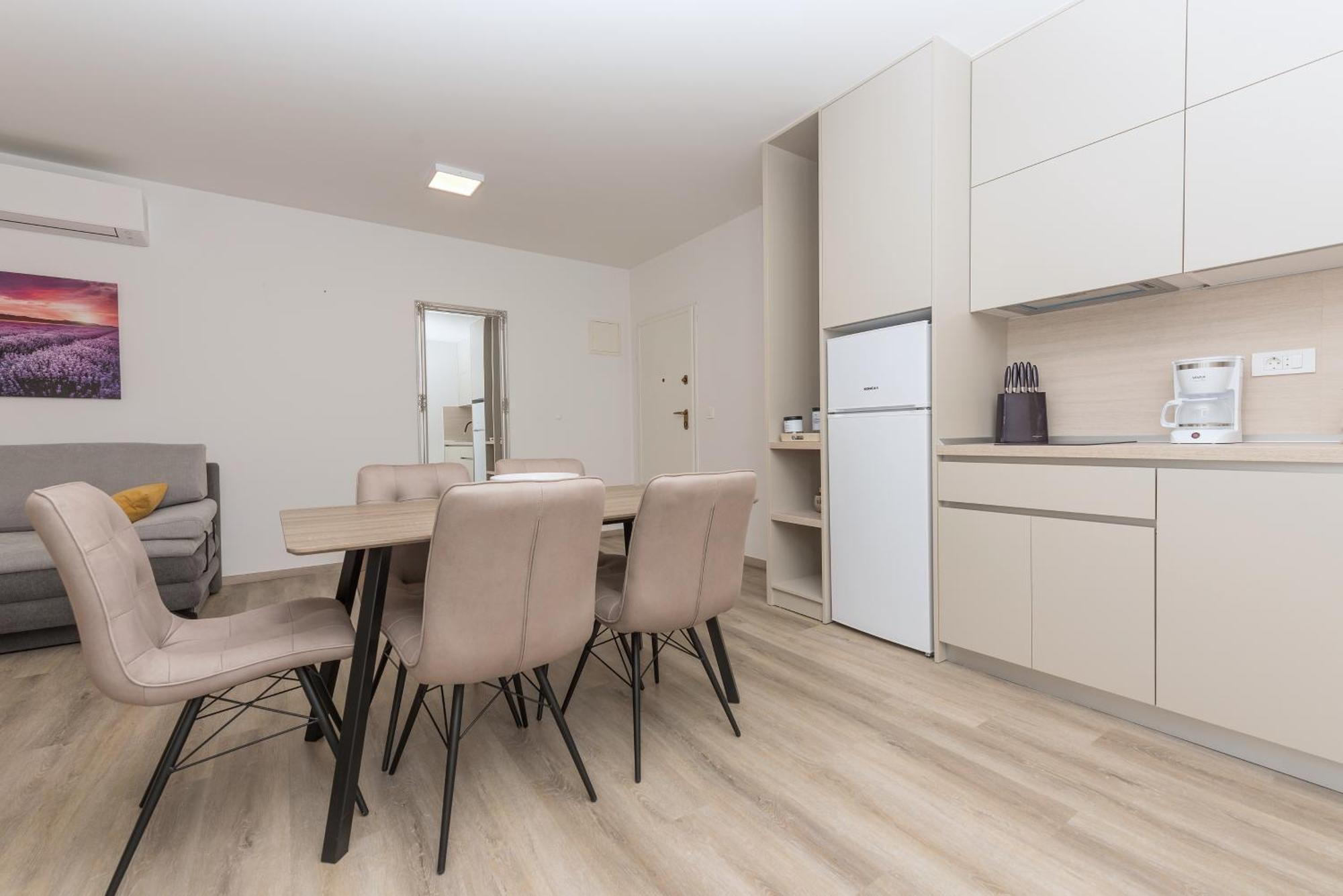 Apartments By The Sea Makarska - 19134 Room photo