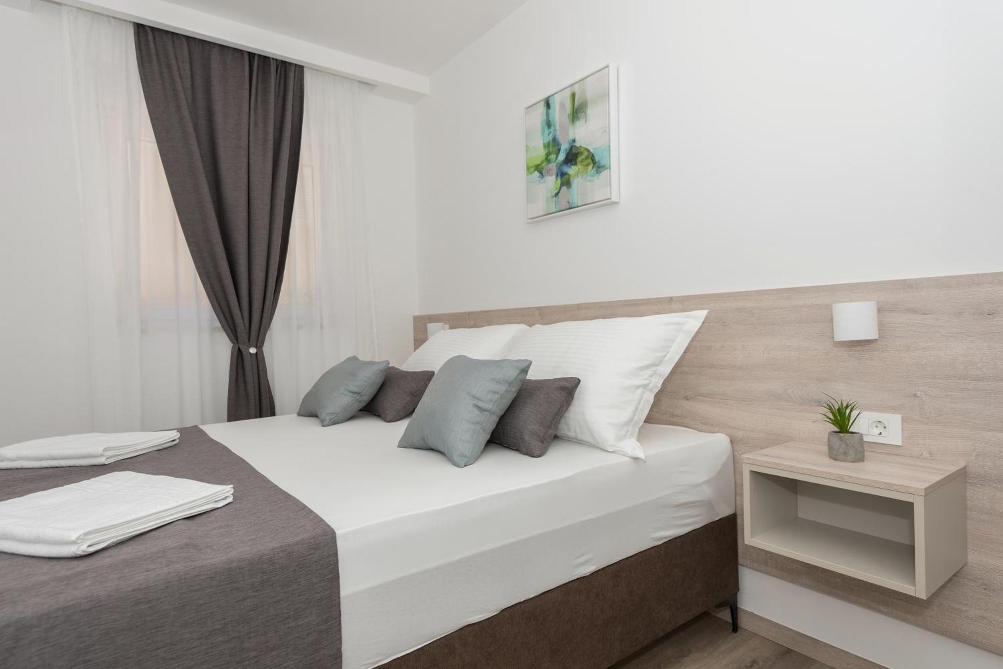 Apartments By The Sea Makarska - 19134 Room photo