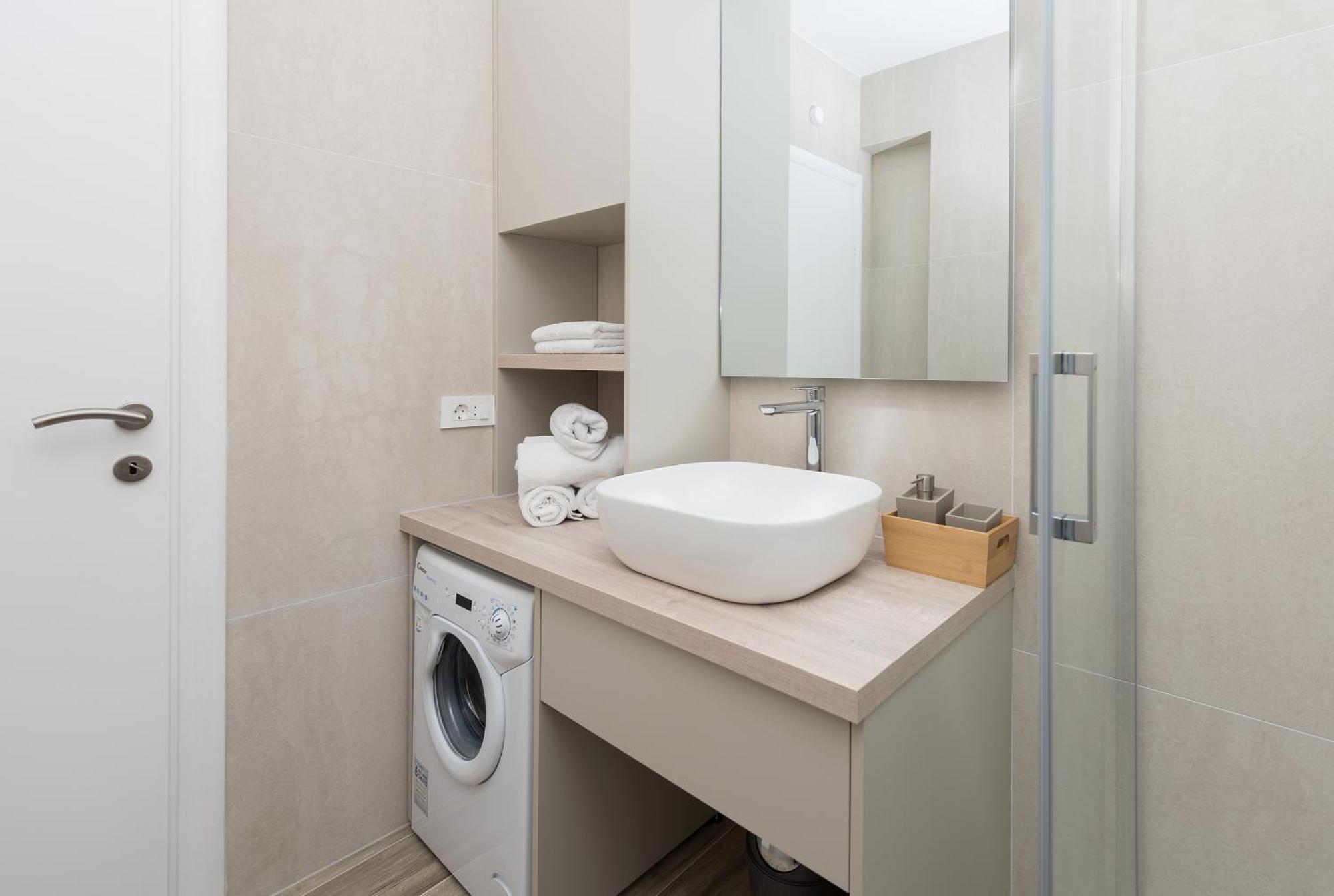 Apartments By The Sea Makarska - 19134 Room photo