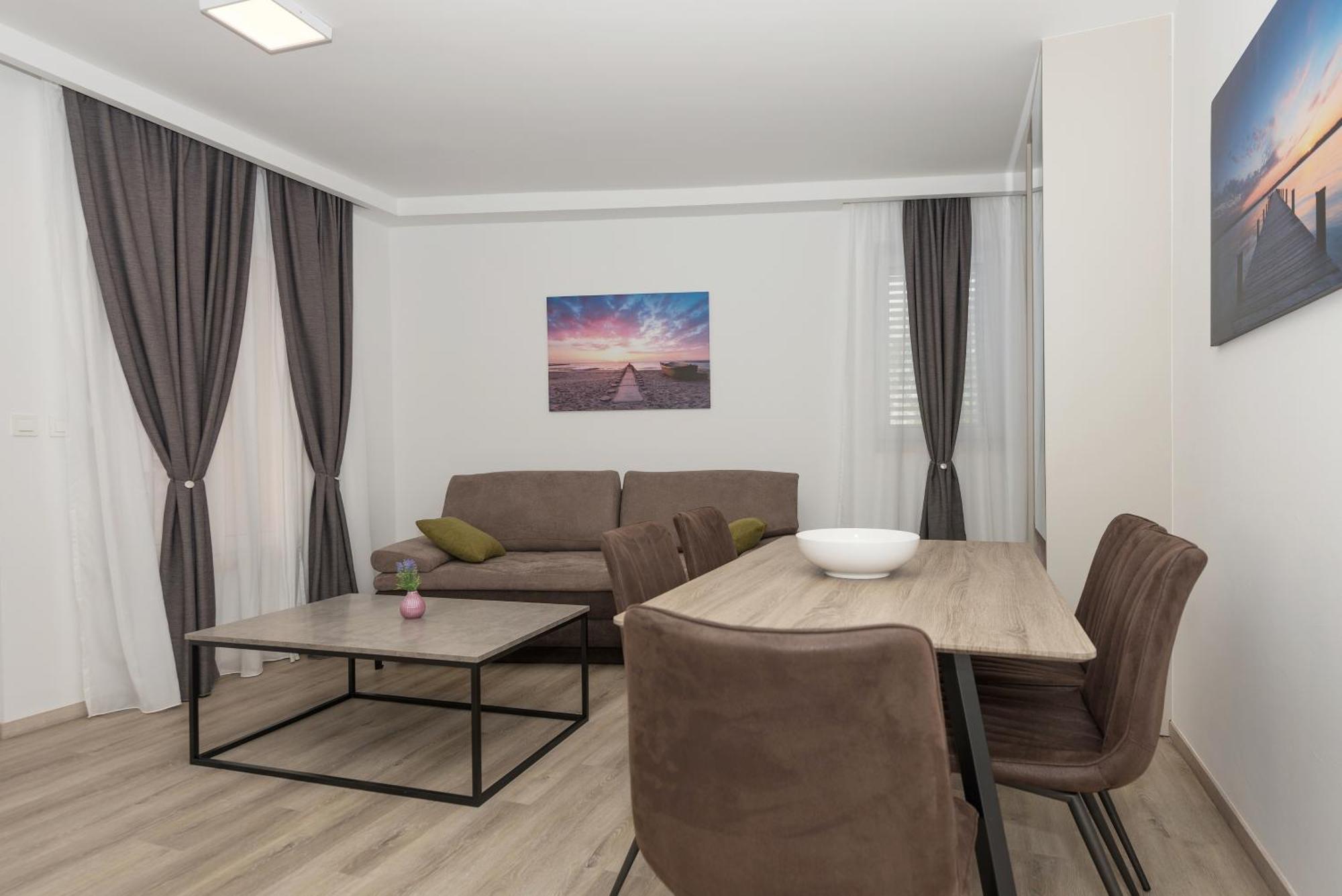 Apartments By The Sea Makarska - 19134 Room photo